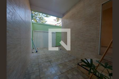 Garagem de casa à venda com 3 quartos, 220m² em Piedade, Rio de Janeiro