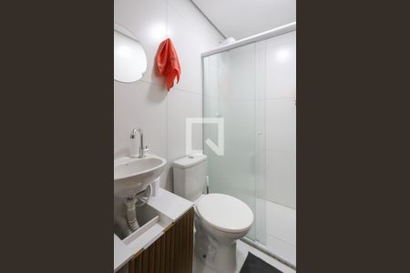 Banheiro de apartamento à venda com 1 quarto, 24m² em Vila Mazzei, São Paulo