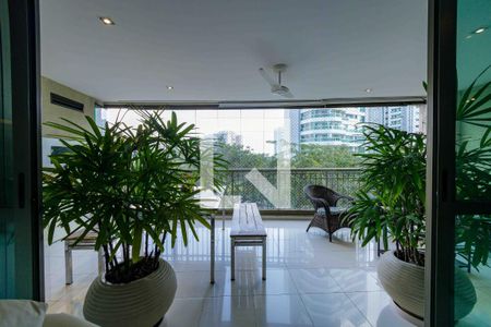 Varanda de apartamento para alugar com 3 quartos, 178m² em Barra da Tijuca, Rio de Janeiro