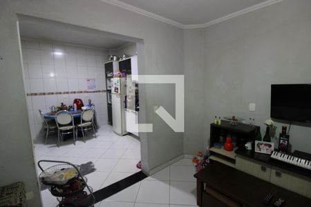 Sala de estar de casa à venda com 4 quartos, 120m² em Santa Teresinha, São Paulo