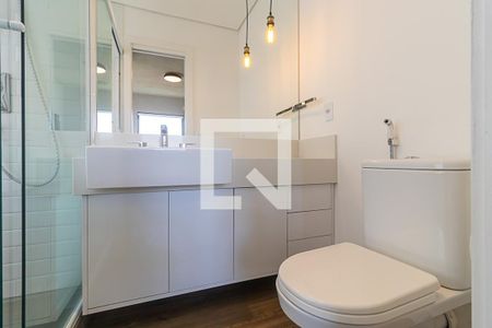 Banheiro da suíte de apartamento para alugar com 2 quartos, 70m² em Cambuí, Campinas