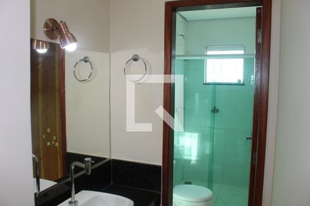 Banheiro de apartamento à venda com 3 quartos, 120m² em Bandeirantes, Contagem