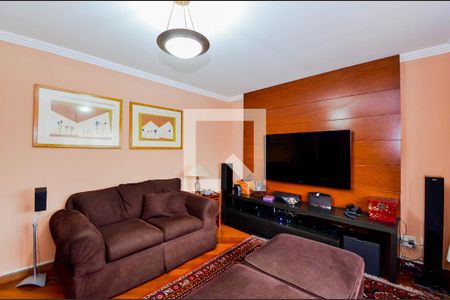 Sala de TV de casa para alugar com 4 quartos, 500m² em Vila Rosália, Guarulhos