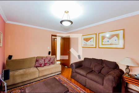 Sala de TV de casa à venda com 4 quartos, 500m² em Vila Rosália, Guarulhos