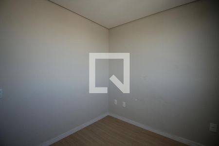 Quarto 1 de apartamento para alugar com 2 quartos, 42m² em Jardim das Oliveiras, Itaquaquecetuba