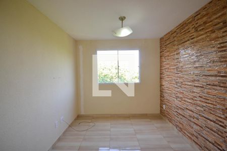 Sala de apartamento para alugar com 2 quartos, 40m² em Cerâmica, Nova Iguaçu