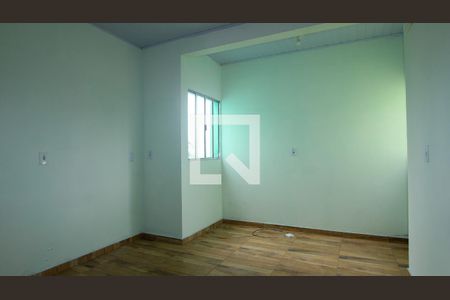 Sala/Quarto de casa para alugar com 1 quarto, 31m² em Jardim Sao Roberto, São Paulo