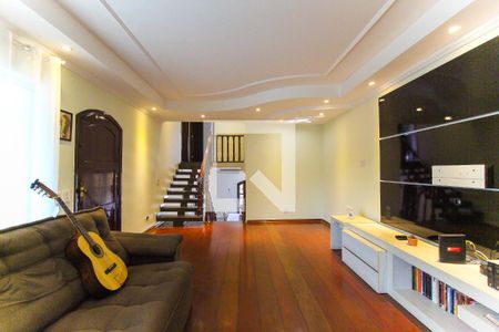 Sala de casa à venda com 3 quartos, 250m² em Vila Curuçá Velha, São Paulo