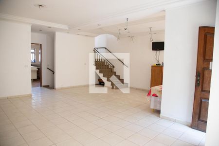 Casa à venda com 450m², 5 quartos e 4 vagasSala