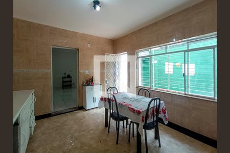 Casa à venda com 186m², 3 quartos e 6 vagas Casa à venda com 186m², 3 quartos e 6 vagasCopa