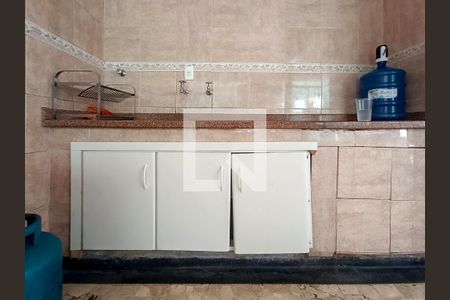 Casa à venda com 186m², 3 quartos e 6 vagas Casa à venda com 186m², 3 quartos e 6 vagasCozinha