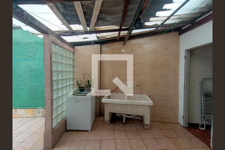 Casa à venda com 186m², 3 quartos e 6 vagas Casa à venda com 186m², 3 quartos e 6 vagasÁrea de Serviço