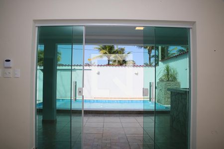 Sala vista piscina de casa para alugar com 3 quartos, 125m² em Solemar , Praia Grande