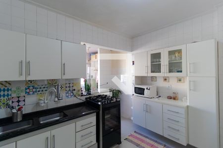 Cozinha de apartamento à venda com 2 quartos, 125m² em Vila Itapura, Campinas