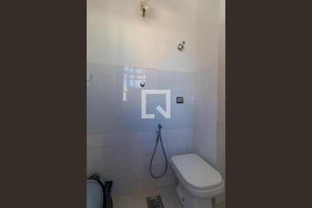 Banheiro de serviço de apartamento à venda com 2 quartos, 125m² em Vila Itapura, Campinas