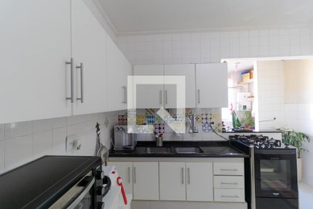 Cozinha de apartamento à venda com 2 quartos, 125m² em Vila Itapura, Campinas