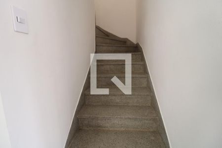 Escada de casa à venda com 4 quartos, 173m² em Cidade Dutra, São Paulo
