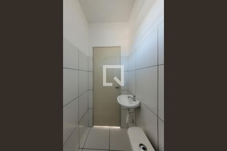 Banheiro de kitnet/studio para alugar com 1 quarto, 15m² em Cambuci, São Paulo