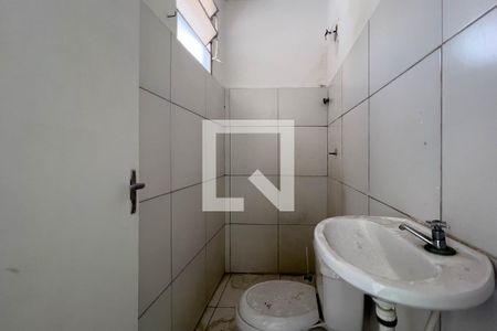 Banheiro de kitnet/studio para alugar com 1 quarto, 15m² em Cambuci, São Paulo