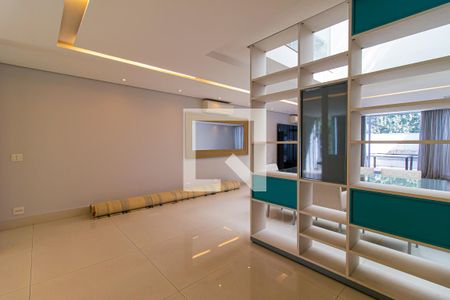 Sala de casa à venda com 3 quartos, 350m² em Bela Vista, São Paulo