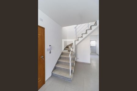 Escada de casa para alugar com 3 quartos, 130m² em Vila Santo Estéfano, São Paulo