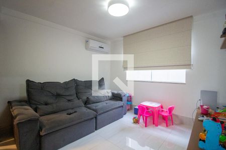 Sala de casa de condomínio à venda com 4 quartos, 220m² em Vargem Pequena, Rio de Janeiro