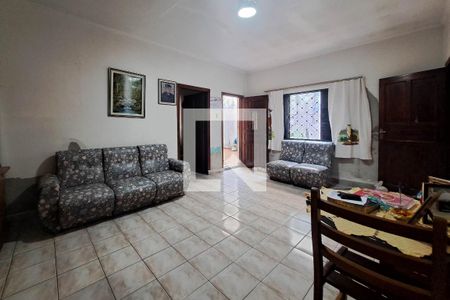 Casa à venda com 200m², 2 quartos e 2 vagasSala