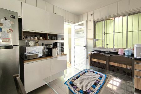 Casa à venda com 110m², 2 quartos e 3 vagas Casa à venda com 110m², 2 quartos e 3 vagasCozinha