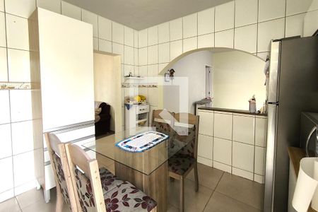 Casa à venda com 110m², 2 quartos e 3 vagas Casa à venda com 110m², 2 quartos e 3 vagasCozinha