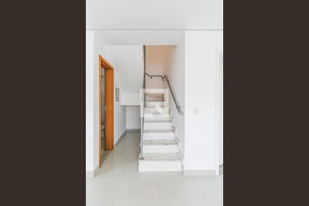 Escada de apartamento à venda com 3 quartos, 108m² em Santa Monica, Belo Horizonte