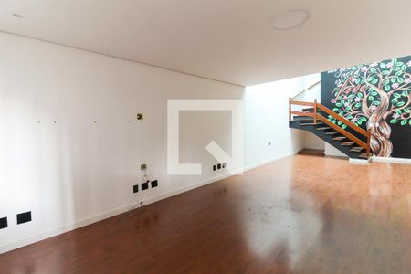 Sala de casa à venda com 2 quartos, 130m² em Vila Rio Branco, São Paulo