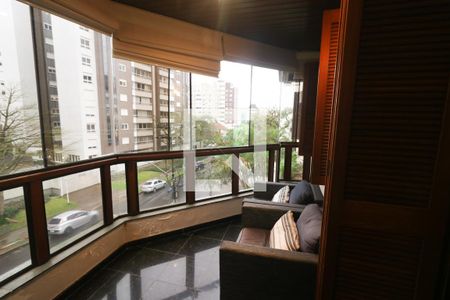 Sacada da sala de apartamento à venda com 2 quartos, 216m² em Menino Deus, Porto Alegre