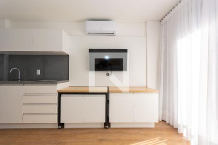 Sala de kitnet/studio para alugar com 1 quarto, 30m² em Centro, Curitiba