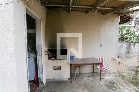 Casa à venda com 180m², 4 quartos e 1 vaga Casa à venda com 180m², 4 quartos e 1 vagaChurrasqueira