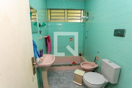 Casa à venda com 180m², 4 quartos e 1 vaga Casa à venda com 180m², 4 quartos e 1 vagaBanheiro 2