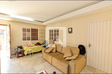 Sala de casa à venda com 3 quartos, 360m² em Piratininga, Niterói