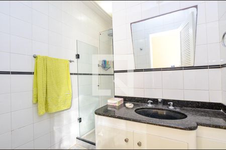 Banheiro 1 de casa à venda com 3 quartos, 360m² em Piratininga, Niterói