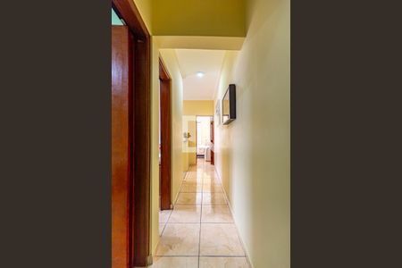 Corredor de casa à venda com 3 quartos, 126m² em Vila Tibiriçá, Santo André