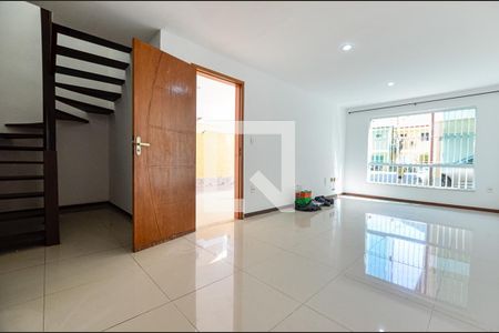Casa de condomínio à venda com 116m², 3 quartos e 1 vagaSala
