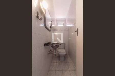 Lavabo de casa para alugar com 2 quartos, 200m² em Vila Santo Estefano, São Paulo