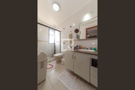 Apartamento à venda com 147m², 4 quartos e 2 vagas Apartamento à venda com 147m², 4 quartos e 2 vagasBanheiro da Suíte 2