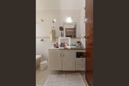 Apartamento à venda com 147m², 4 quartos e 2 vagas Apartamento à venda com 147m², 4 quartos e 2 vagasBanheiro da Suíte 2