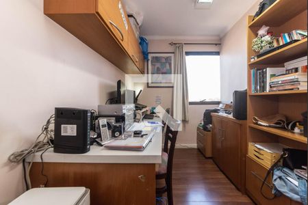 Apartamento à venda com 147m², 4 quartos e 2 vagas Apartamento à venda com 147m², 4 quartos e 2 vagasEscritório