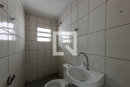 Banheiro de casa para alugar com 1 quarto, 70m² em Jardim Iva, São Paulo