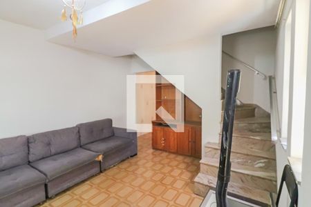 Sala de casa à venda com 4 quartos, 200m² em Jardim Rizzo, São Paulo