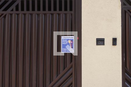 Casa à venda com 468m², 4 quartos e 4 vagas Casa à venda com 468m², 4 quartos e 4 vagasPlaquinha