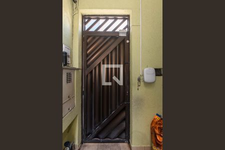 Casa à venda com 468m², 4 quartos e 4 vagas Casa à venda com 468m², 4 quartos e 4 vagasEntrada