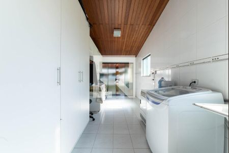 Casa à venda com 468m², 4 quartos e 4 vagas Casa à venda com 468m², 4 quartos e 4 vagasÁrea de Serviço