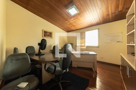 Casa à venda com 468m², 4 quartos e 4 vagas Casa à venda com 468m², 4 quartos e 4 vagasEscritório