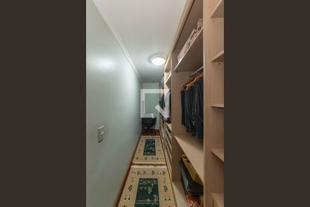 Casa à venda com 468m², 4 quartos e 4 vagas Casa à venda com 468m², 4 quartos e 4 vagasCloset da Suíte 1